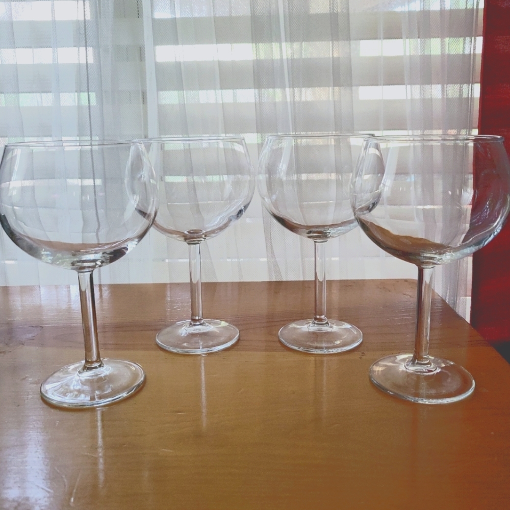 Set of 4 Burgundy / Pinot Noir / Red Wine Large Bowl Wine Glasses